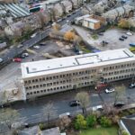 Dronebeeld van nieuwbouw appartementen The Springs en omgeving in Halifax